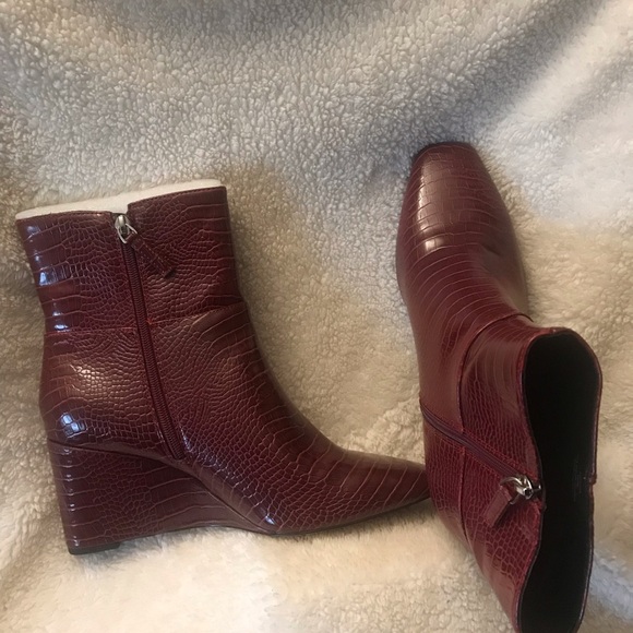 NWT ELOQUII Size 10W Wedge Ankle Booties - Picture 2 of 4